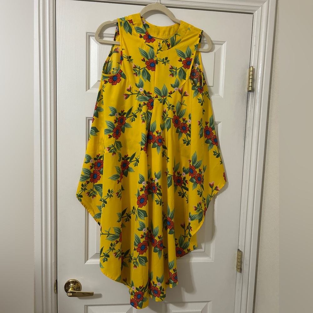 True Destiny Yellow Floral Blouse with Red & Blue Blooms. Size M. - Picture 2 of 4